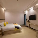 Shell Hotel Shanghai Oriental Pearl Tower Century Avenue Metro Station