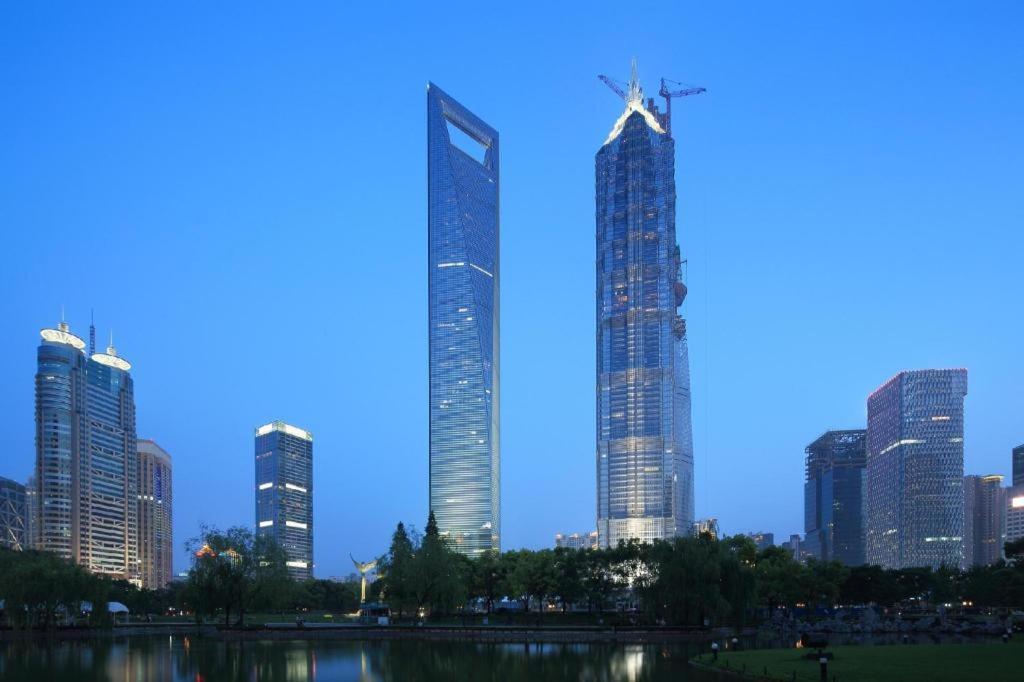 Hotel Shell Oriental Pearl Tower Century Avenue Metro Station