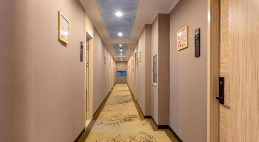 Shell Oriental Pearl Tower Century Avenue Metro Station Hotel