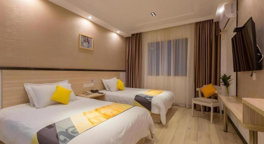 Hotel Shell Oriental Pearl Tower Century Avenue Metro Station Shanghai