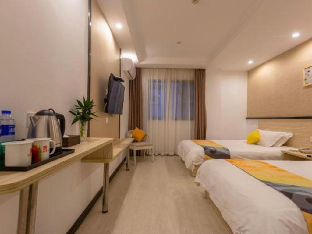 Hotel Shell Oriental Pearl Tower Century Avenue Metro Station Shanghai