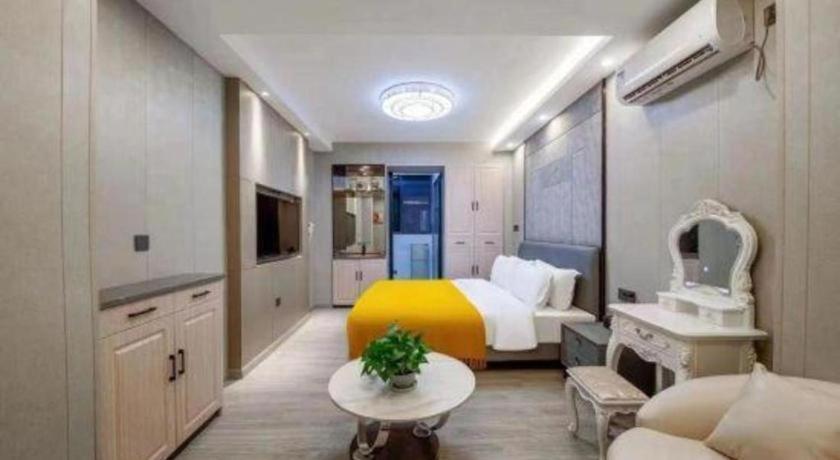 Hotel Shell Oriental Pearl Tower Century Avenue Metro Station