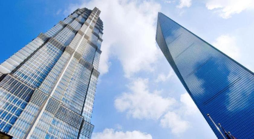 Shell Oriental Pearl Tower Century Avenue Metro Station Hotel