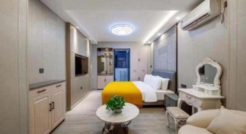 Shell Oriental Pearl Tower Century Avenue Metro Station 2*